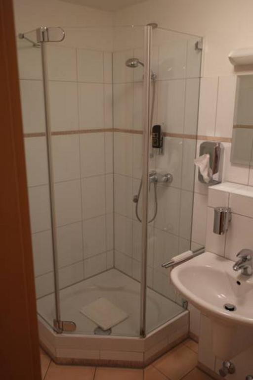 Hotel Jahnhaus Langenfeld  Pokoj fotografie