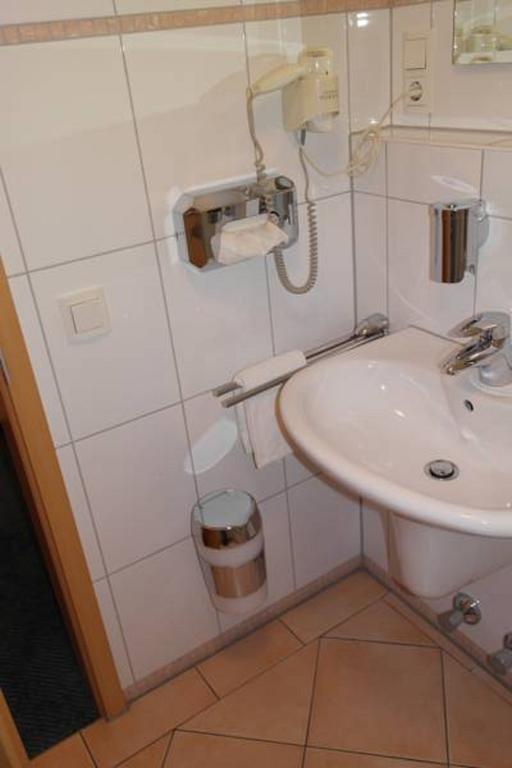 Hotel Jahnhaus Langenfeld  Pokoj fotografie
