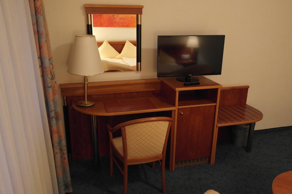 Hotel Jahnhaus Langenfeld  Pokoj fotografie